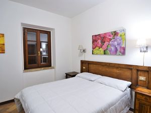 23553573-Ferienwohnung-4-Mantignana-300x225-2