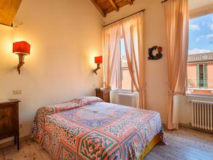 23757558-Ferienwohnung-8-Mantova-300x225-2