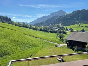 Weitläufige Aussicht vom Balkon aus
