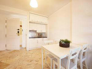 23549250-Ferienwohnung-2-Marbella-300x225-4