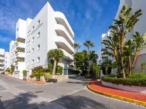 23912354-Ferienwohnung-4-Marbella-300x225-1