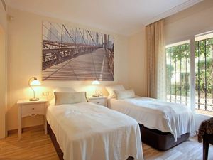 23545027-Ferienwohnung-4-Marbella-300x225-5