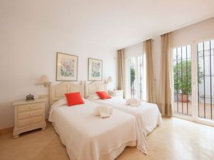 23545045-Ferienwohnung-6-Marbella-300x225-3