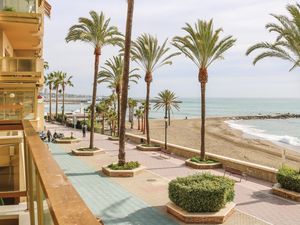 23737358-Ferienwohnung-8-Marbella-300x225-3