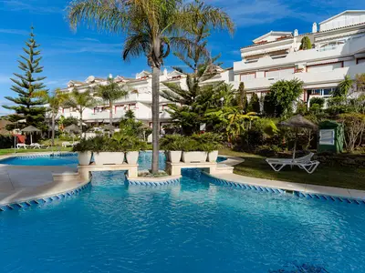 PoolOfHouse