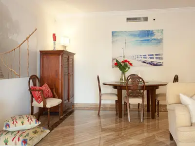 DiningRoom