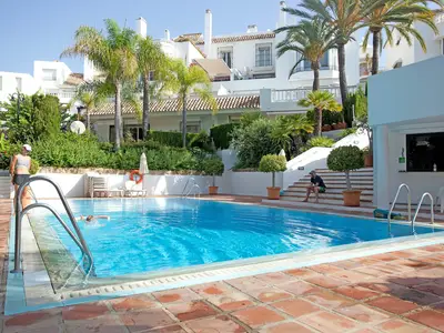 PoolOfHouse