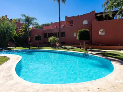 PoolOfHouse