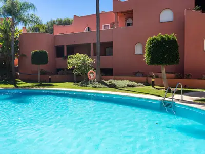PoolOfHouse