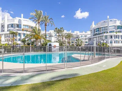 Komplex auch mit Gemeinschaftspool