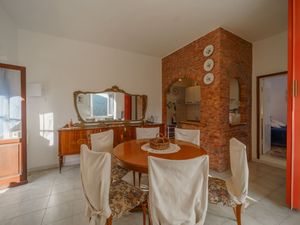 22956975-Ferienwohnung-5-Marciana-300x225-4