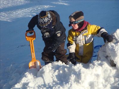 im Garten Schneemann bauen