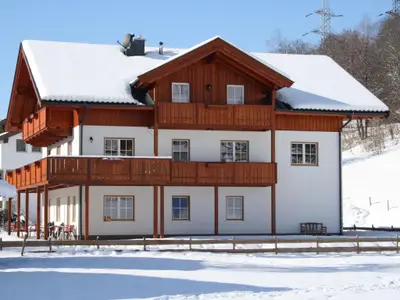 Außenseite Ferienhaus [Winter]