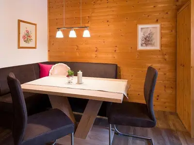 Wohnung 4+5 Sitzecke1