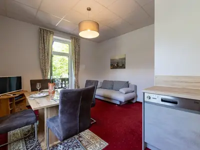 Herrenhaus TOP1 Wohnzimmer.jpg