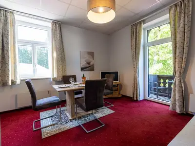 Herrenhaus TOP1 Wohnzimmer.jpg