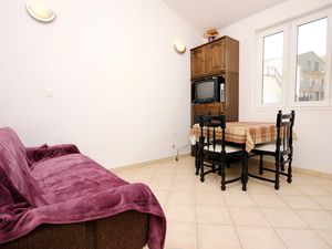 18323580-Ferienwohnung-3-Marina-300x225-1