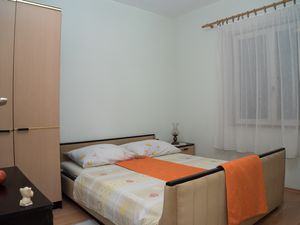 23969489-Ferienwohnung-8-Marina-300x225-5