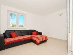 23932920-Ferienwohnung-4-Marina-300x225-1