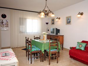 23927028-Ferienwohnung-6-Marina-300x225-3