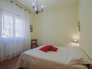 23850786-Ferienwohnung-4-Marina Di Massa-300x225-1