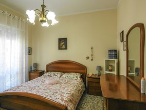 23764310-Ferienwohnung-5-Marina Di Pietrasanta-300x225-4