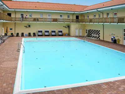 PoolOfHouse