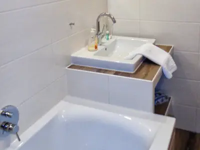 Bad mit Badewanne Wohnung "Ritterstube"
