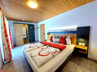Ferienwohnung 1 Untersberg Schlafzimmer