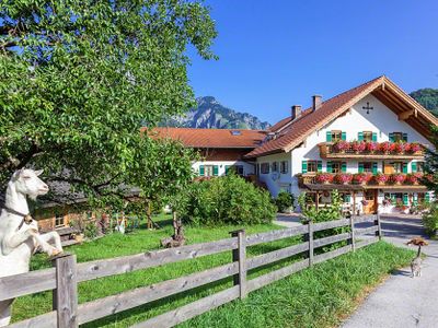 Hausansicht Pfeffererlehen im Sommer