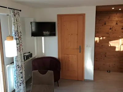 Garderobe und TV-Ecke