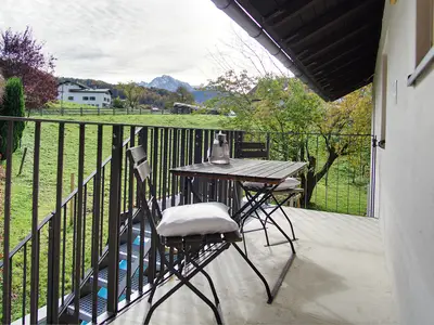 Balkon mit Bergblick auf den Hohen Göll und das Kehlsteinhaus