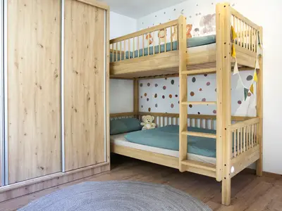 Hochwertiges Etagenbett und Kleiderschrank