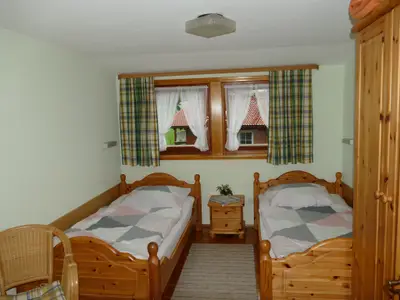 2. Schlafzimmer mit Einzelbetten