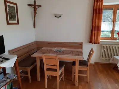 Esstisch in der Wohnküche