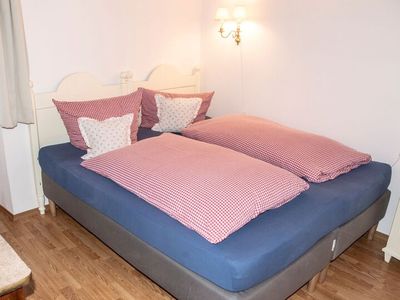 2. Schlafzimmer