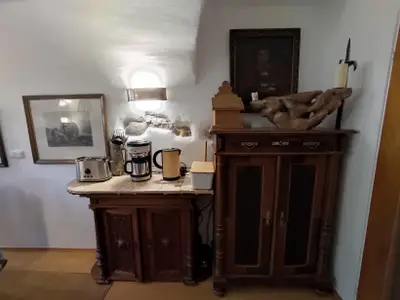 Küchenausstattung im mittelalterlichem Gewölbe