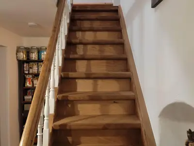 Treppe zum Obergeschoss