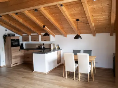 Küche und Essbereich