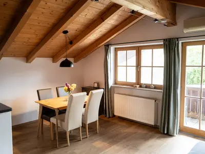 Essbereich und Balkon