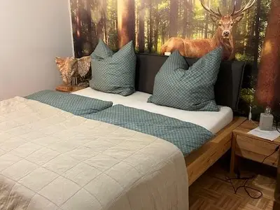 Schlafzimmer mit Doppelbett