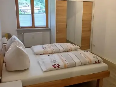Schlafzimmer mit viel Stauplatz