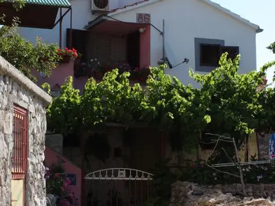 Ferienwohnung für 3 Personen in Martinšćica 3/10