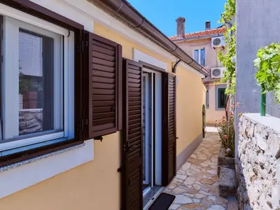 Ferienwohnung für 2 Personen in Martinšćica 5/10