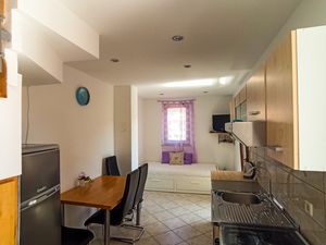 19308189-Ferienwohnung-4-Martinšćica-300x225-3