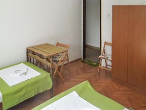 23763386-Ferienwohnung-3-Martinšćica-300x225-4