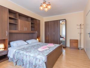 23731182-Ferienwohnung-6-Marčana-300x225-4