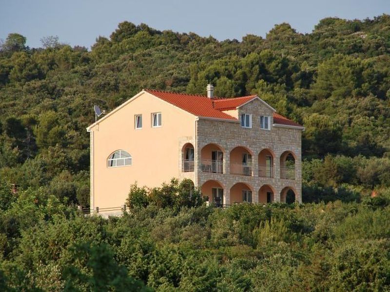 Villa Lunaris