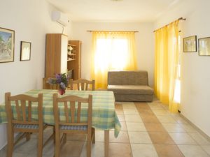 23931675-Ferienwohnung-5-Maslinica-300x225-3