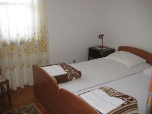 23926263-Ferienwohnung-6-Maslinica-300x225-5